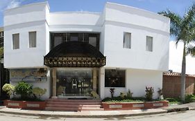Hotel D' Leon Inn